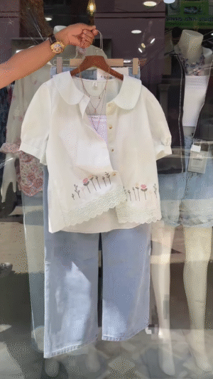 "Dress Bold. Feel Beautiful. Live Western."