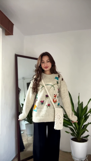 🍂 Cozy Autumn Vibes – Sweater Weather Essential 🍁✨